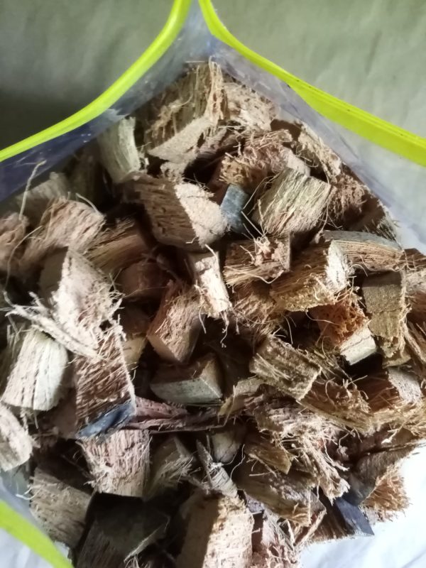 Coconut Husk Chips , Stemmed , Dried, Fertilizer, Agriculture 1Kg.